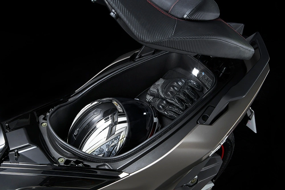 Kymco Ak 550 Premium (3)