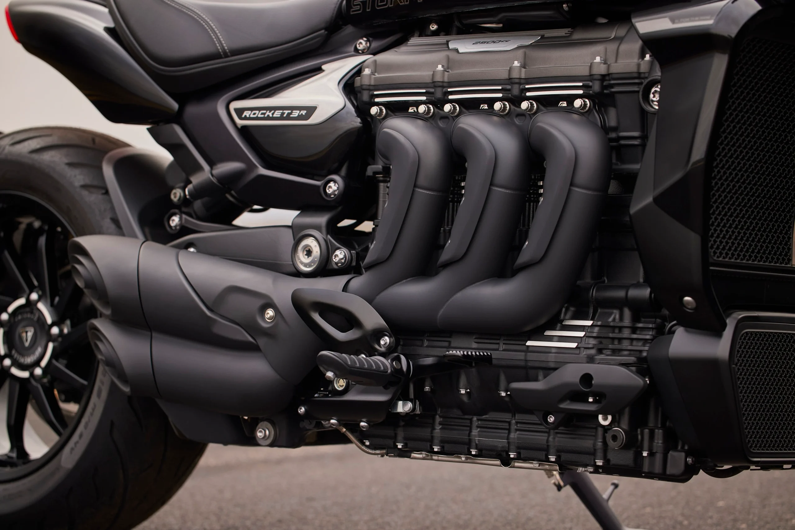Triumph Rocket 3 Storm 4