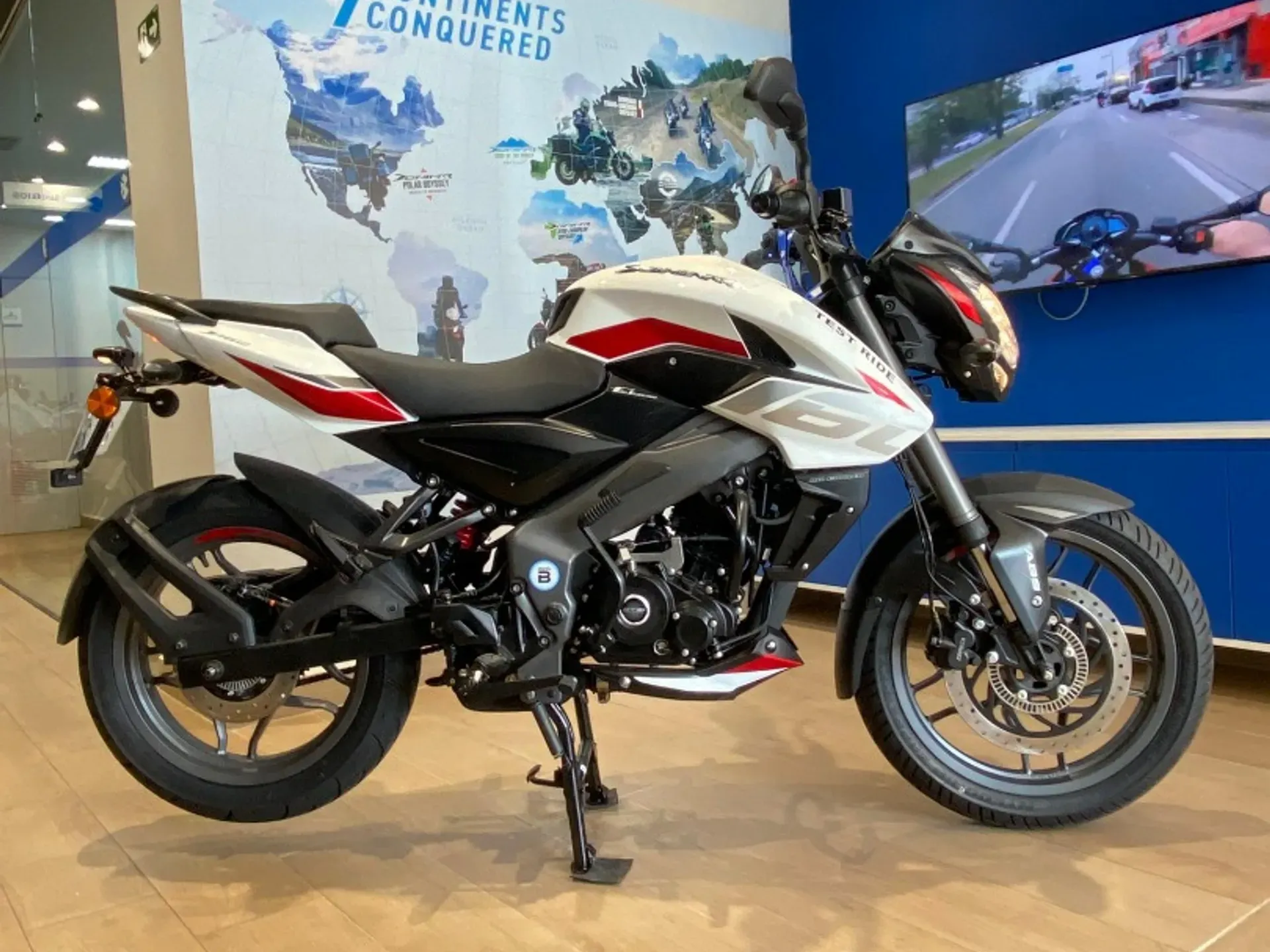 Bajaj Dominar 160 Webmotors