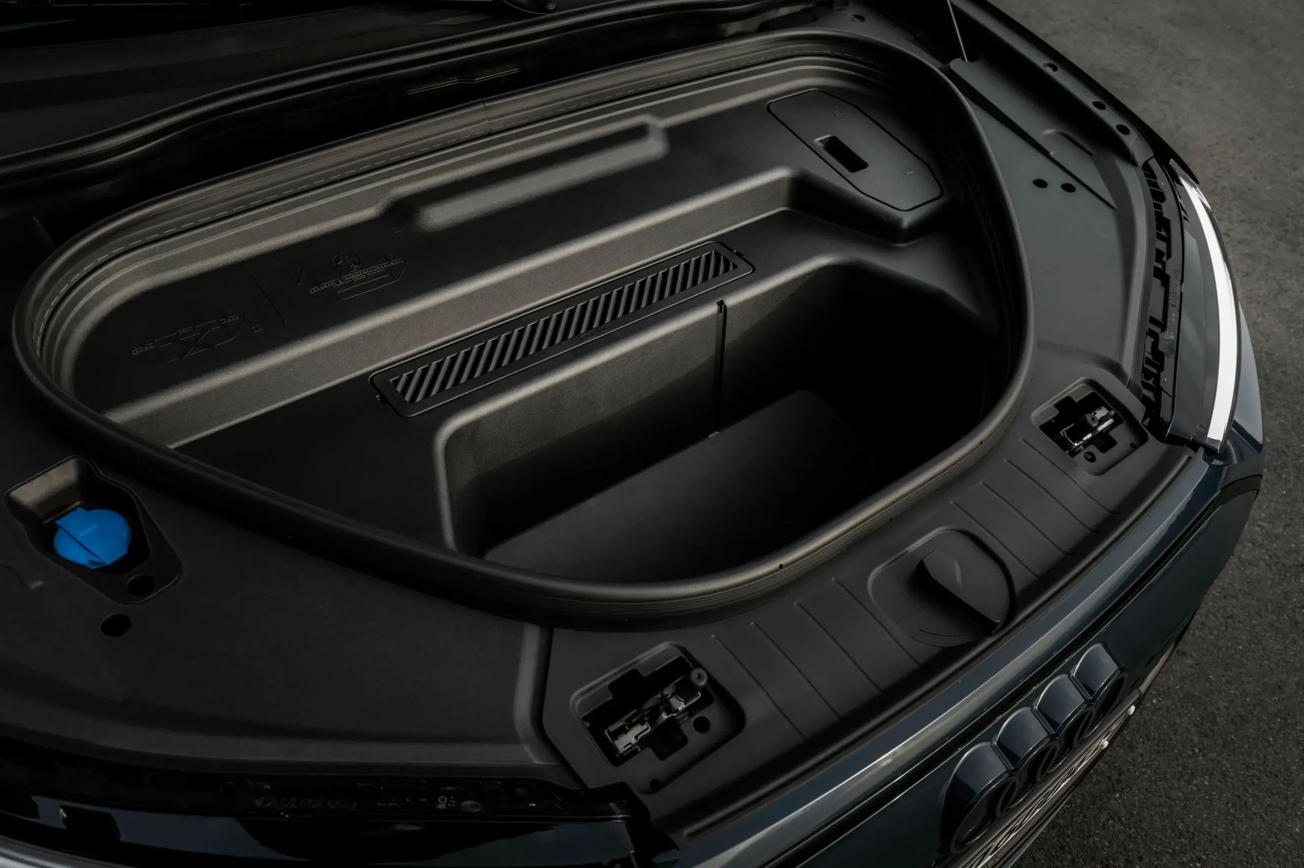 Audi Q6 E Tron Porta Malas Dianteira
