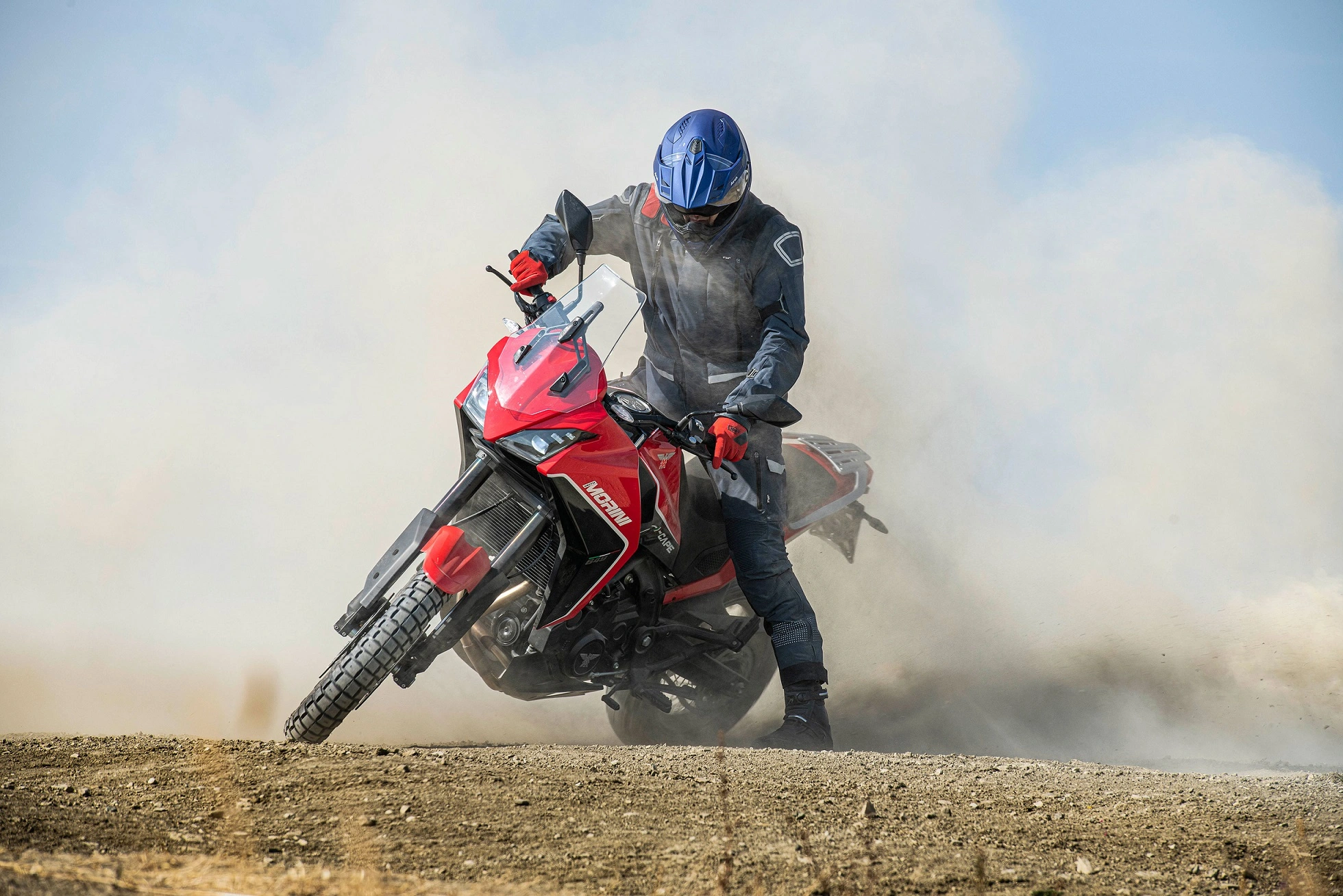 Moto Morini X Cape 650 Em Movimento