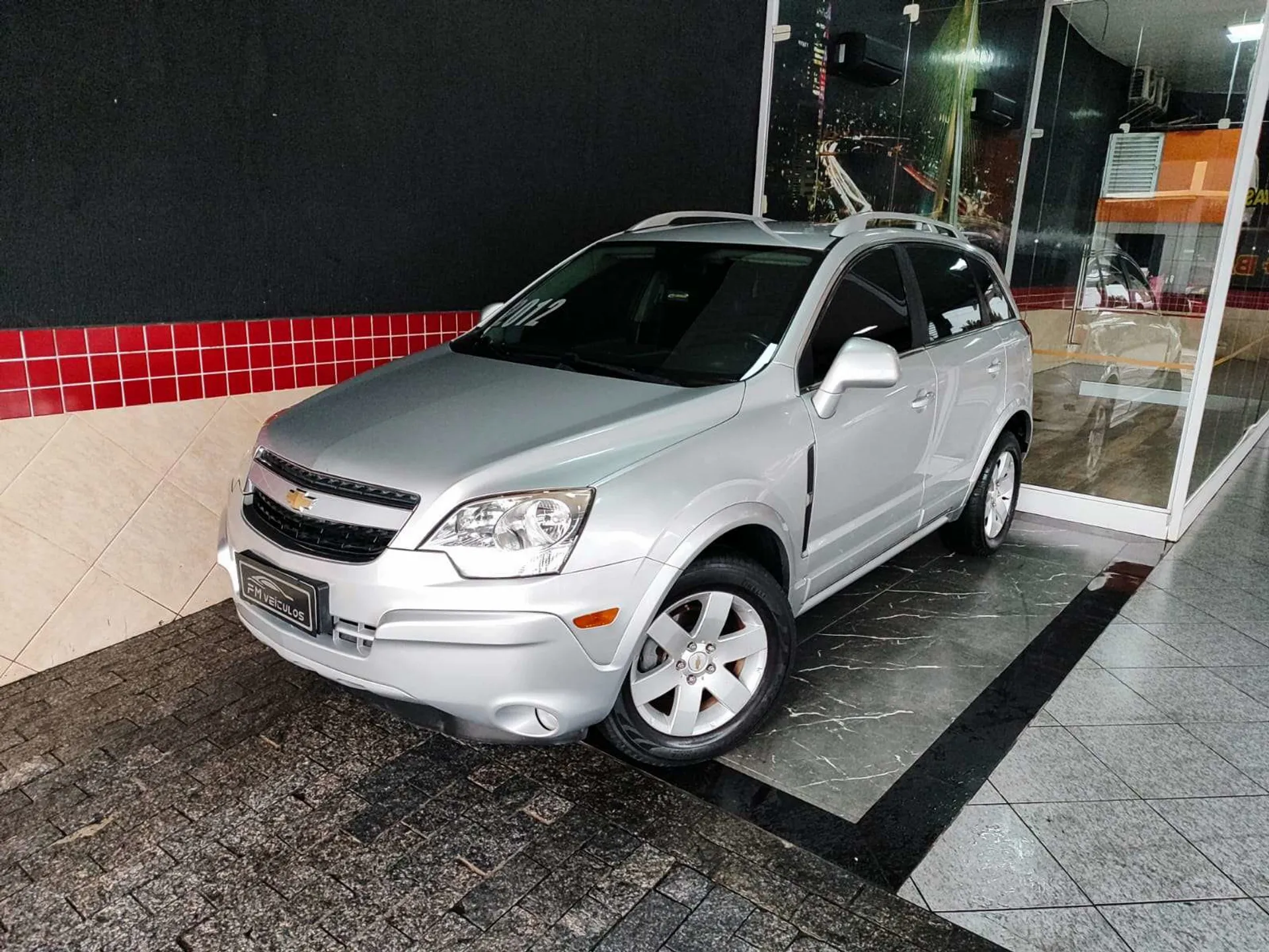 Chevrolet Captiva Black Feirão