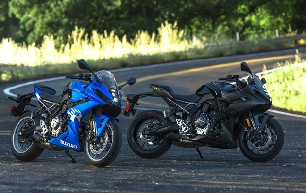 Suzuki Gsx 8r 2 Copia