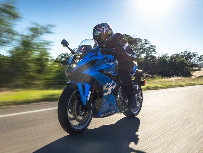Suzuki Gsx 8r 1