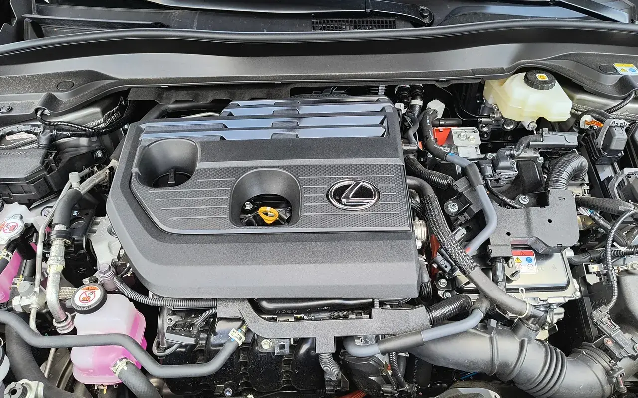 Lexus Ux 300h (10)