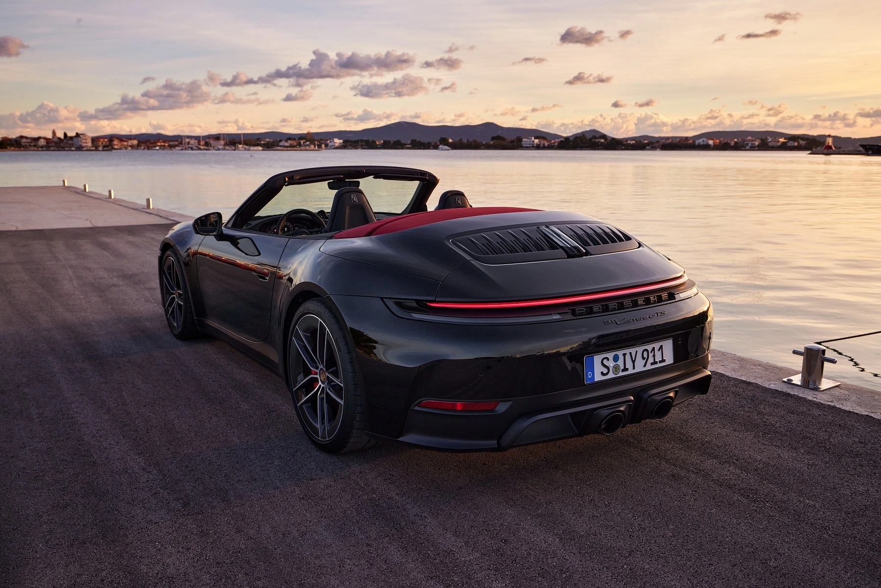 Porsche 911 Carrera Gts (8)
