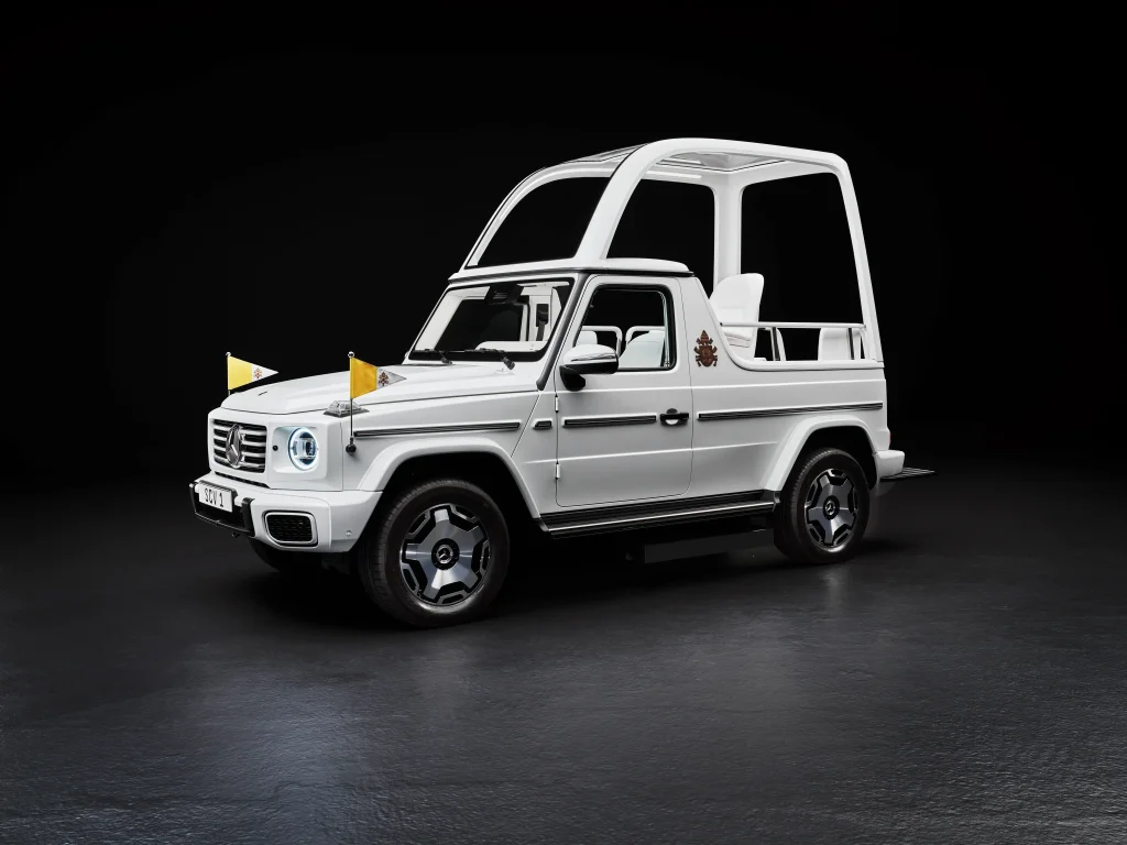 Mercedes G580 Papamovel 1