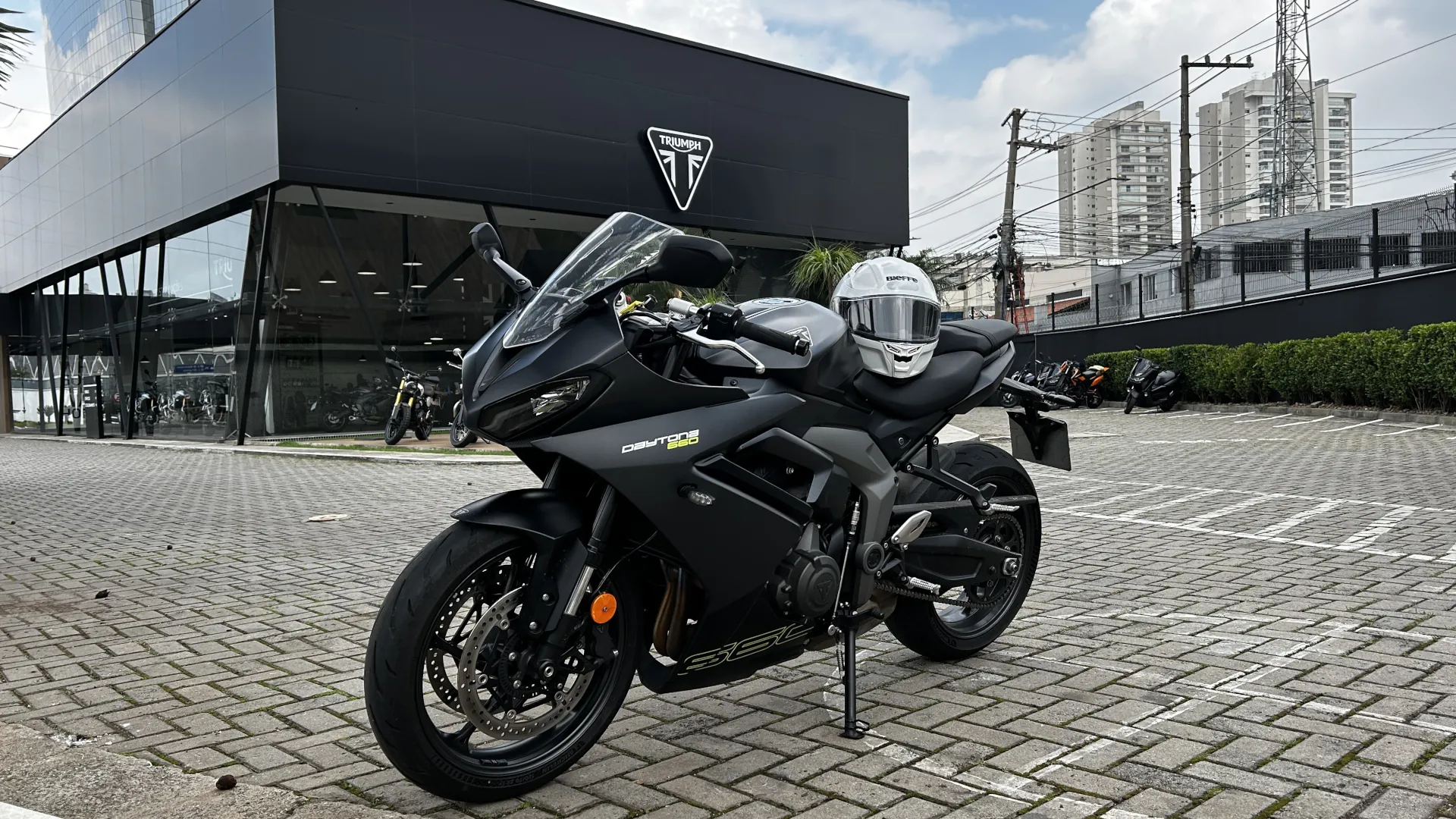 Triumph Daytona 660 Wm1