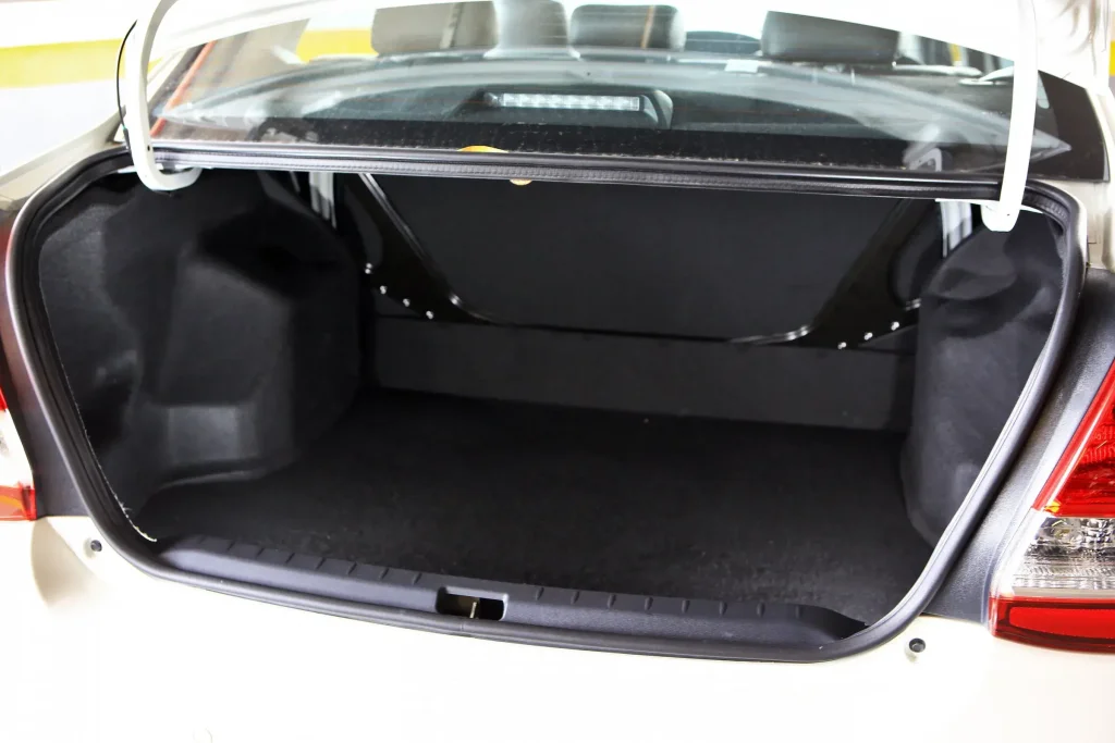 Toyota Etios Seda Porta Malas7