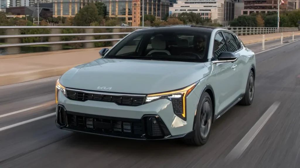 Kia K4 1