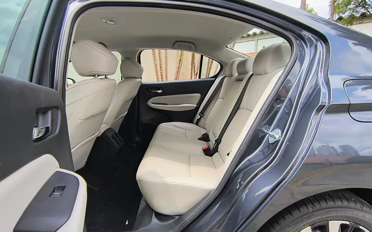 Honda City Touring 2025 (13)