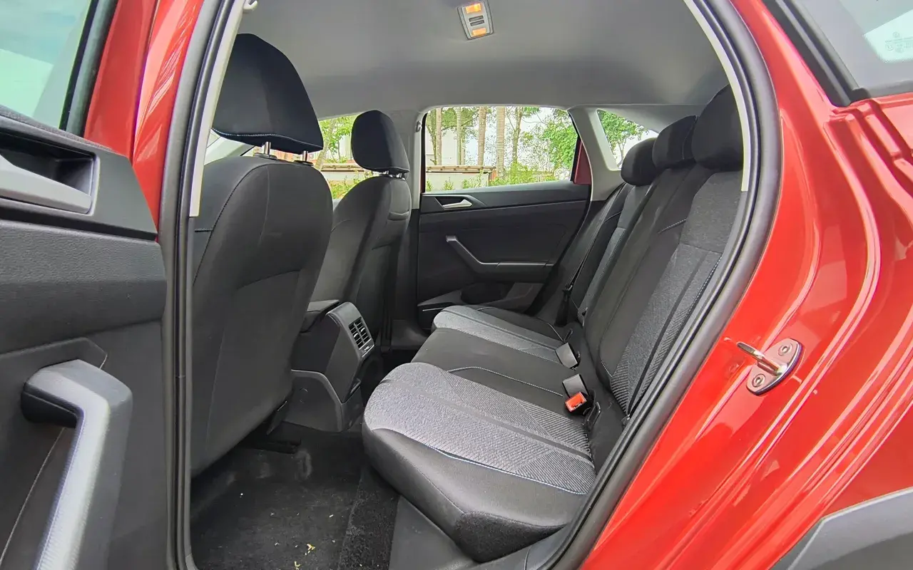 Volkswagen Nivus Comfortline 2025 (14)