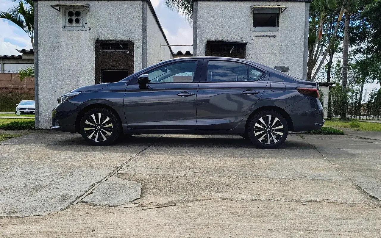 Honda City Touring 2025 (1)