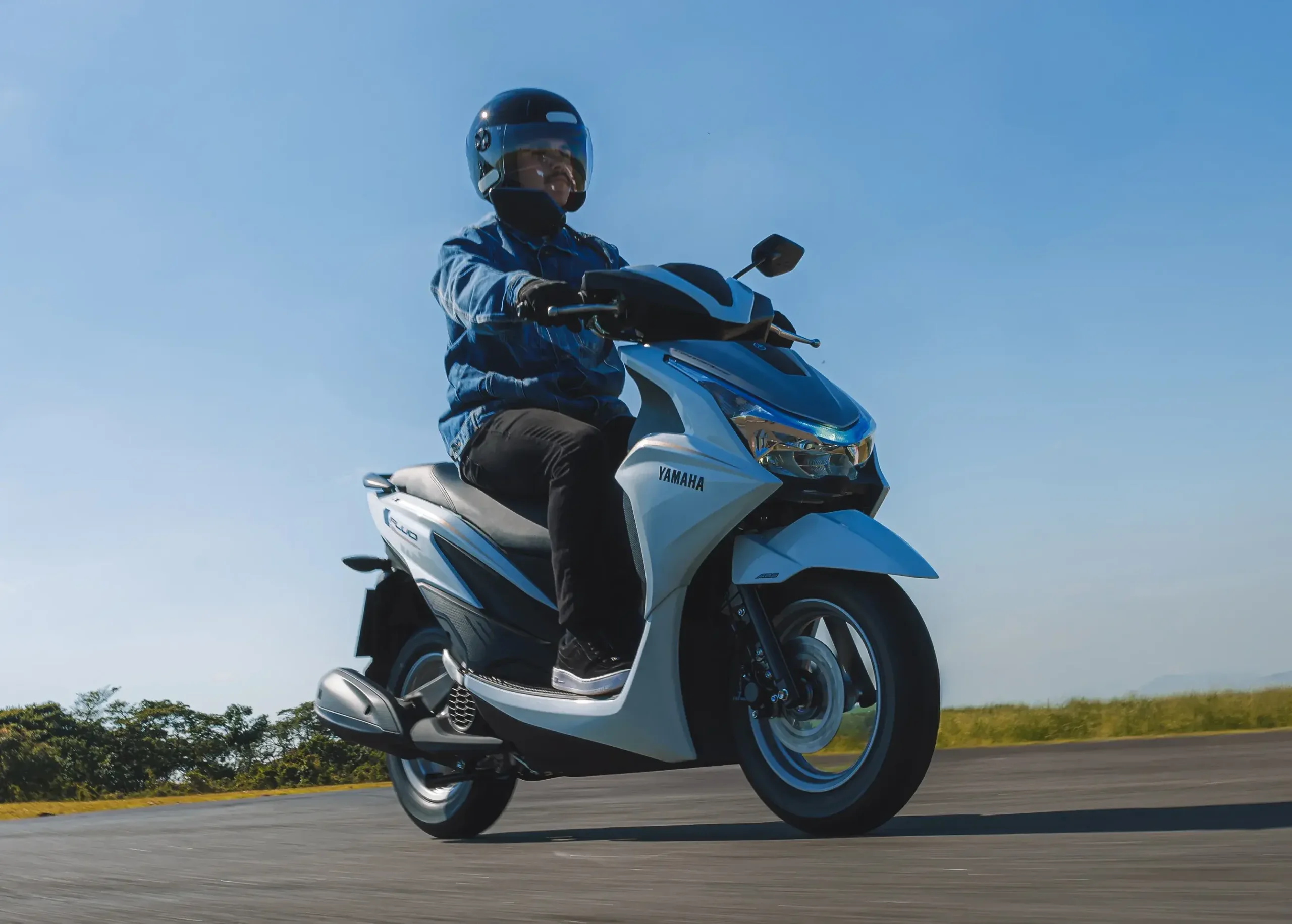 Yamaha Fluo Hybrid Connected 2025 (13)