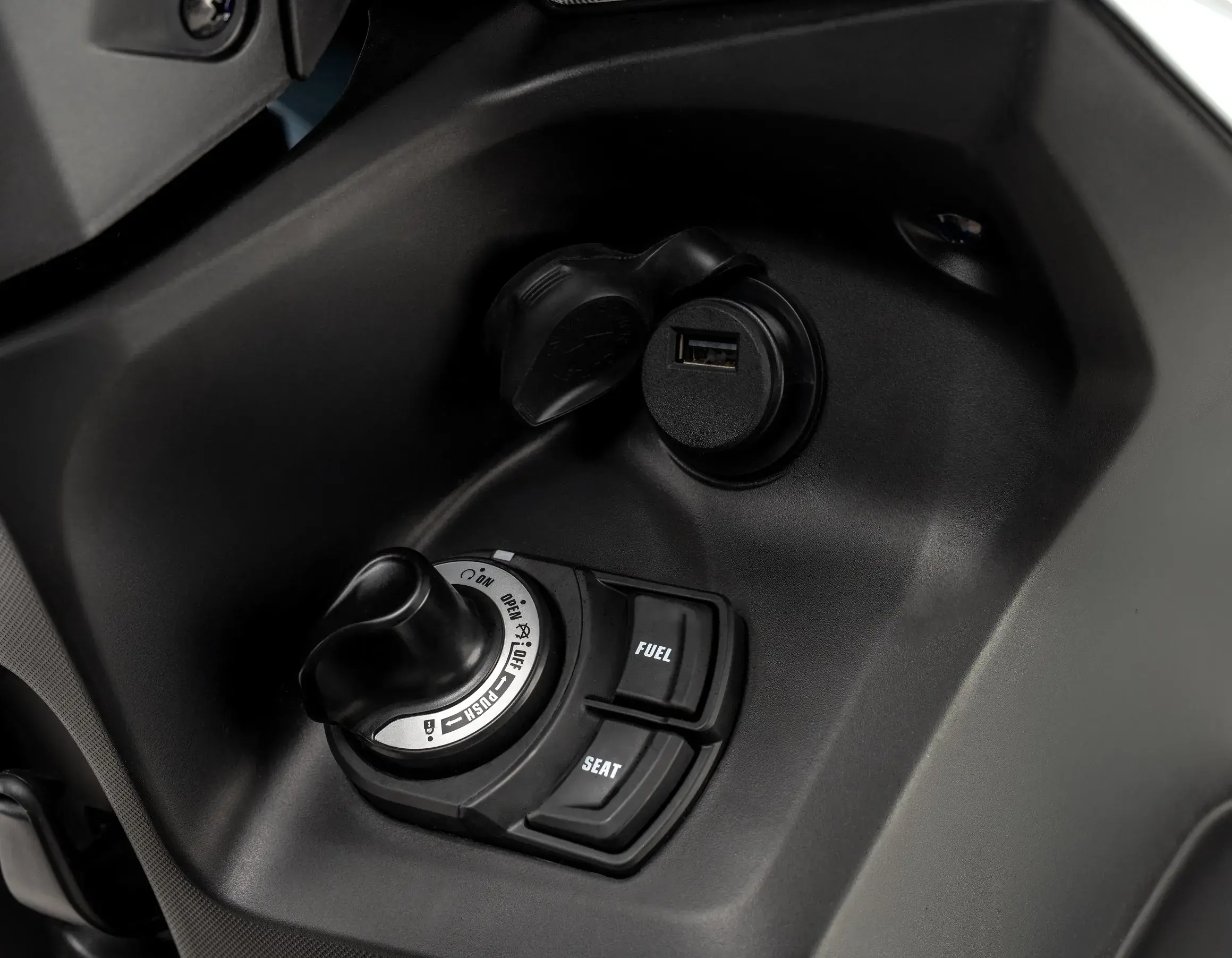 Yamaha Fluo Hybrid Connected 2025 (6)