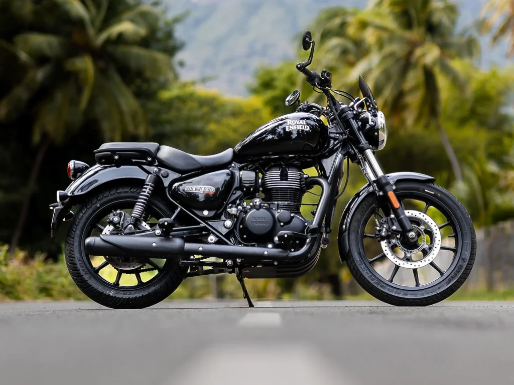 Royal Enfield Meteor 350 Fireball Black 1