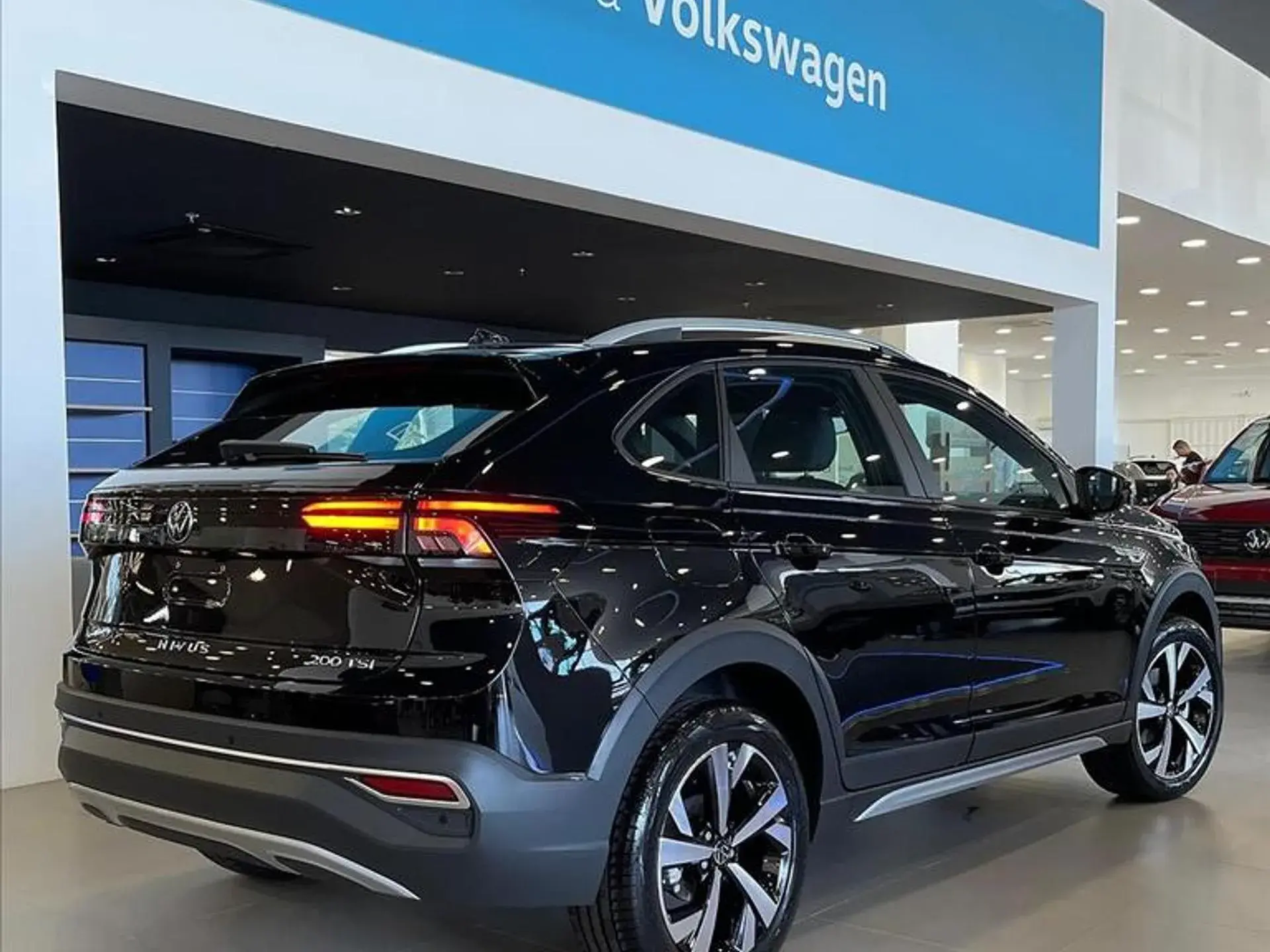 Volkswagen Nivus Loja 01