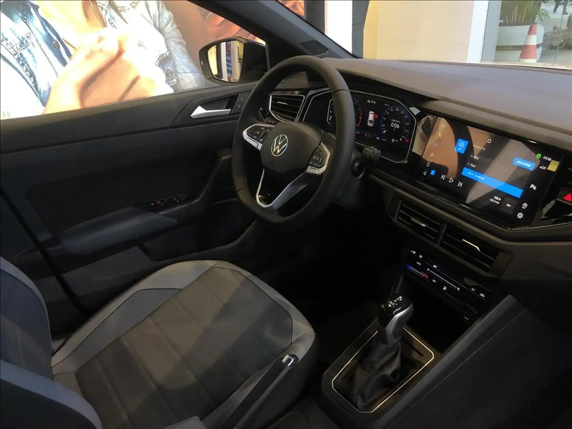Volkswagen Nivus Loja 03