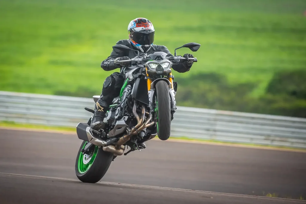 Kawasaki Z900 2025 (10)
