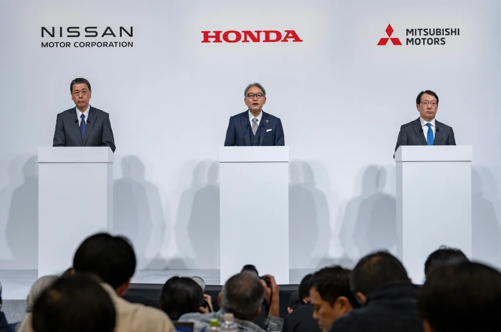 Fusão Nissan Honda Mitsubishi 3