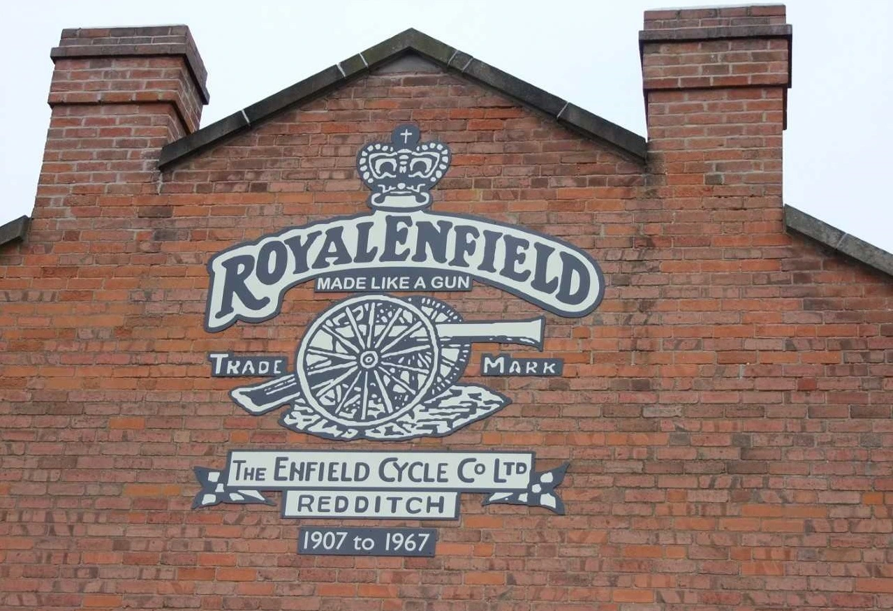 Royal Enfield Fábrica Antiga