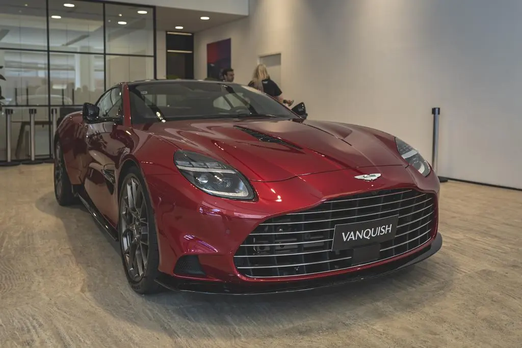 Aston Martin Vanquish 2025