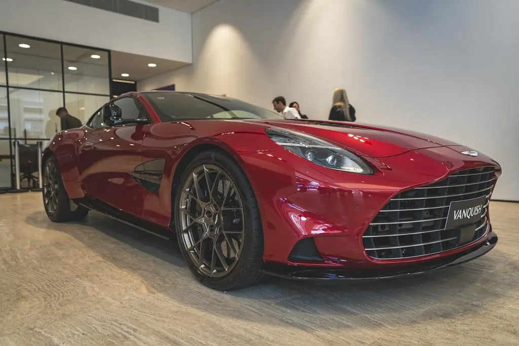 Aston Martin Vanquish 2025