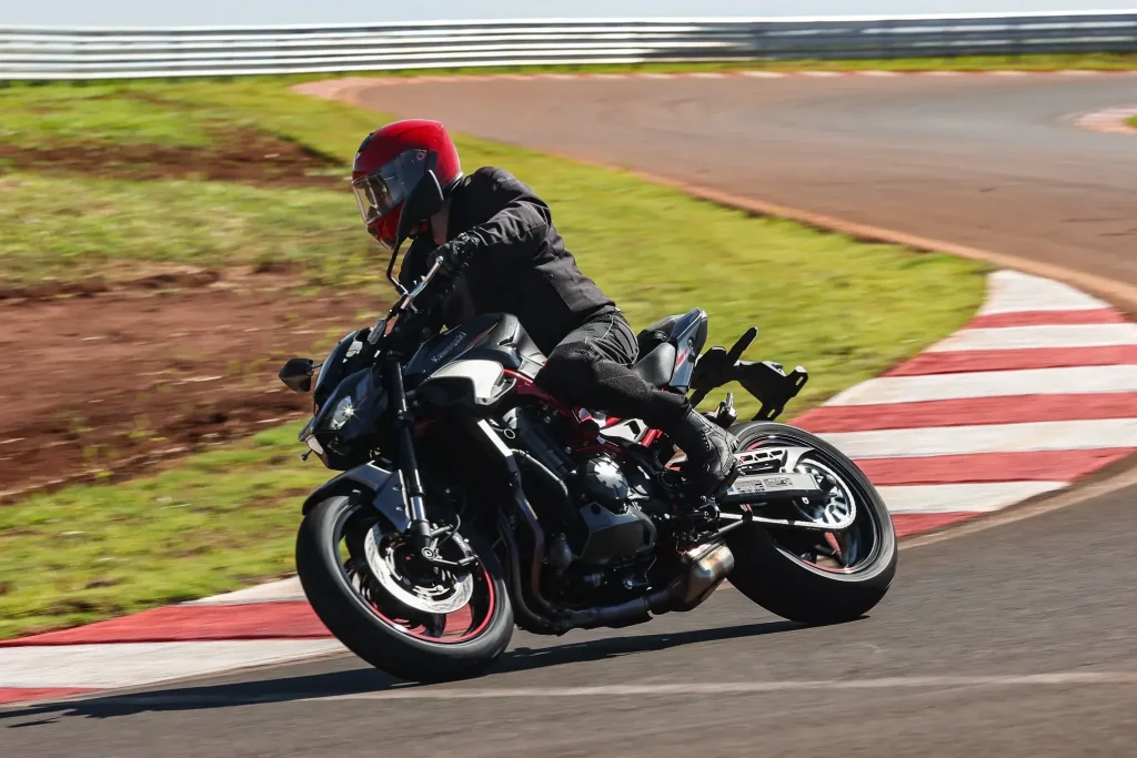 Kawasaki Z9000 2025 (7)