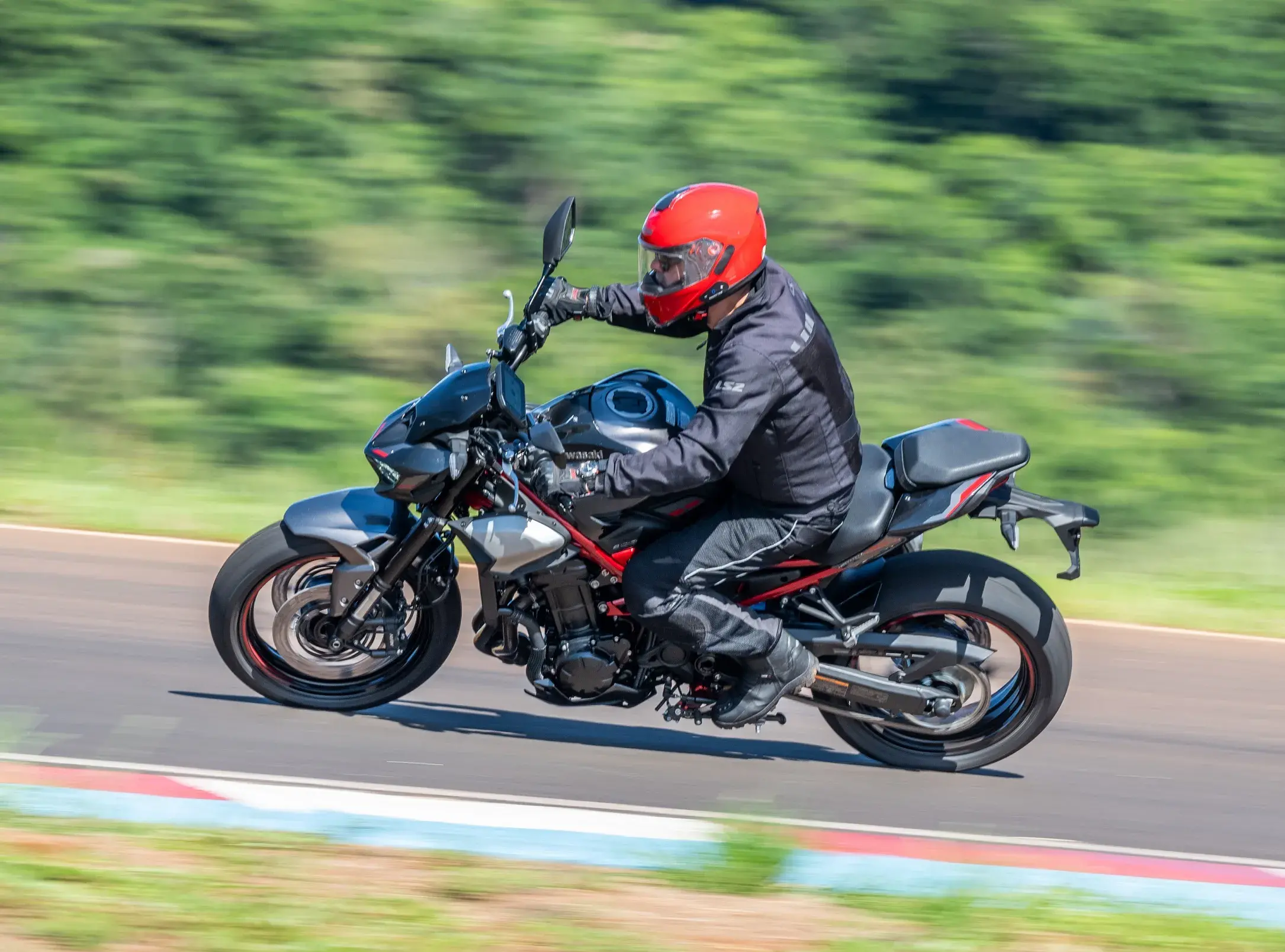 Kawasaki Z9000 2025 (5)