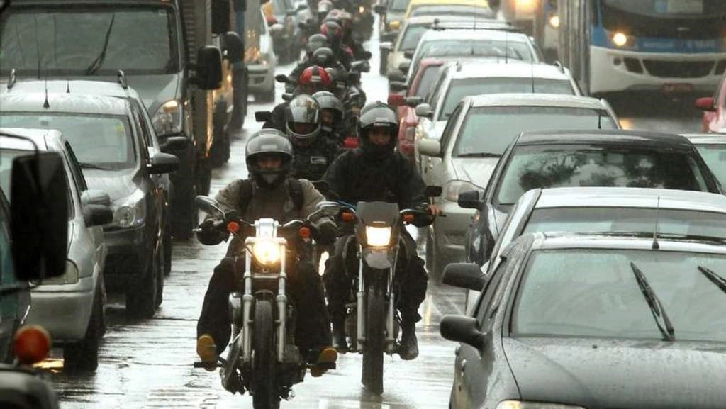 Moto No Corredor 3