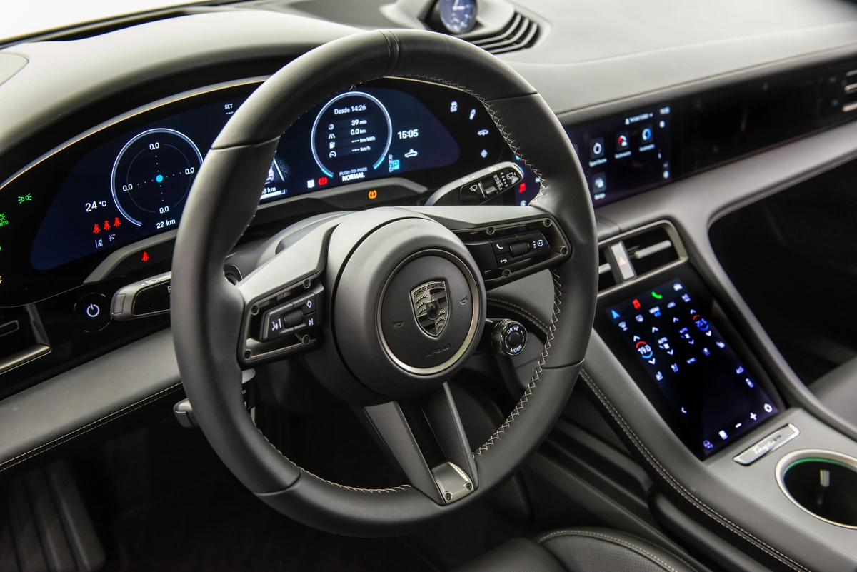 Porsche Taycan 2025