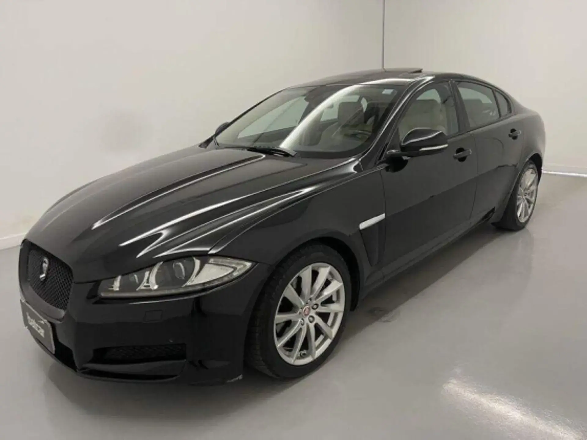 Jaguar Xf 2.0 Luxury Turbocharged Gasolina 4p Automatico Wmimagem1801080983