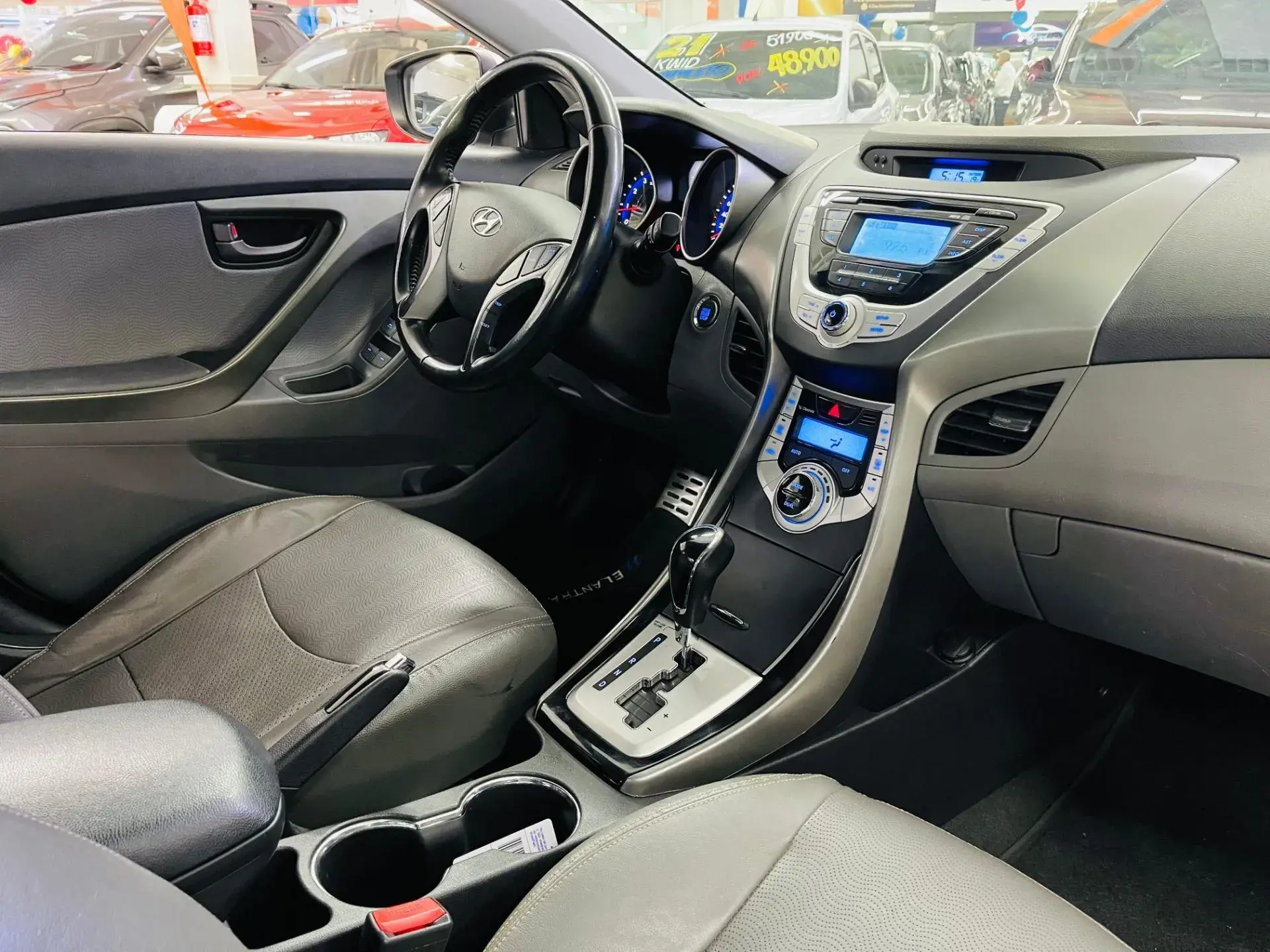Hyundai Elantra (1)