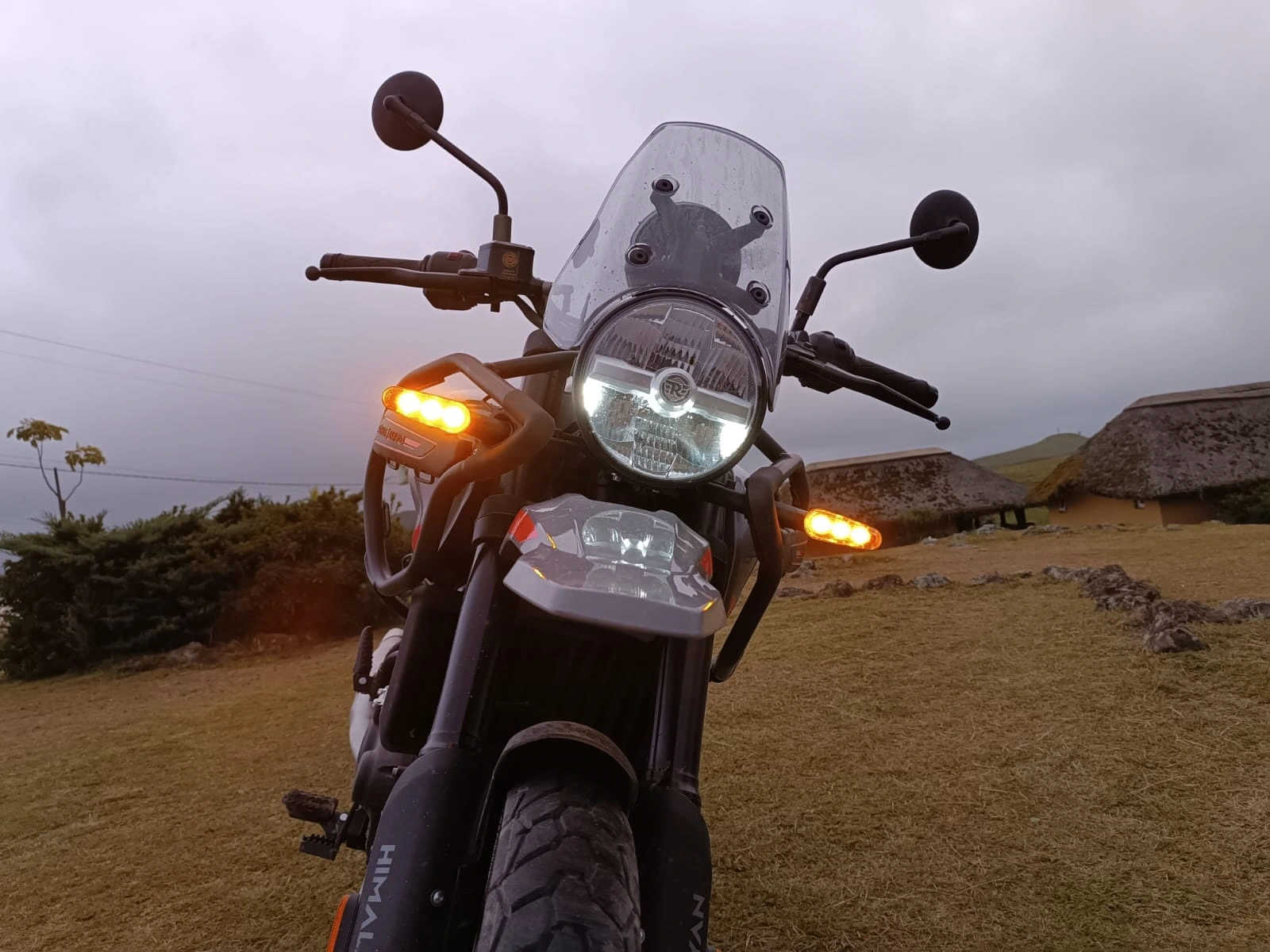 Royal Enfield Himalayan Lançamento Para Brisa