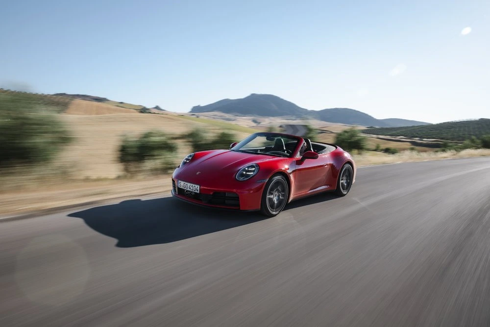 Porsche 911 Carrera 2025