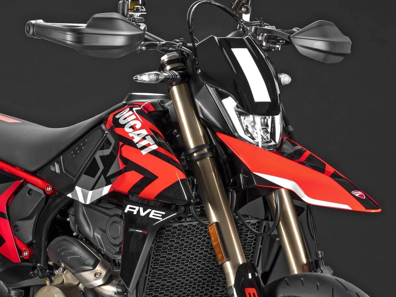 Ducati Hypermotard 698 5