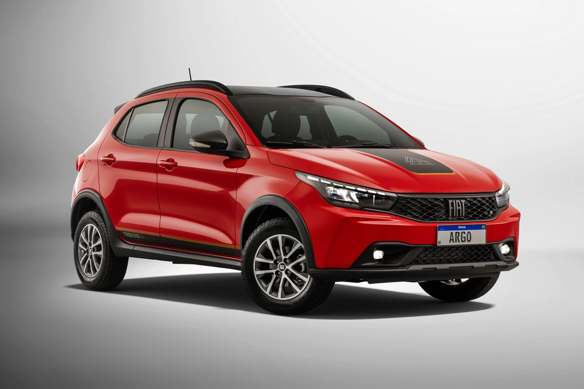 Fiat Argo tem uma semana para manter a coroa