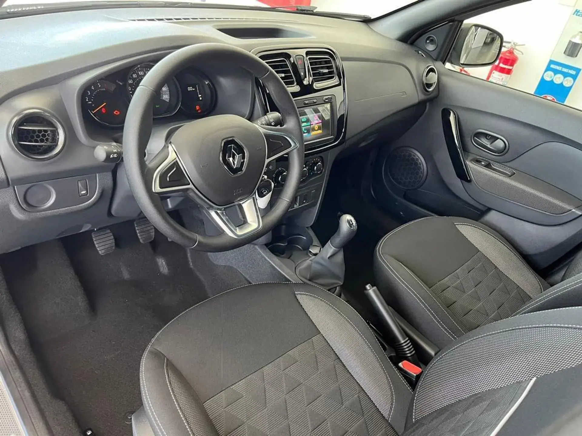 Renault Stepway Zen 1.0 12c (5)