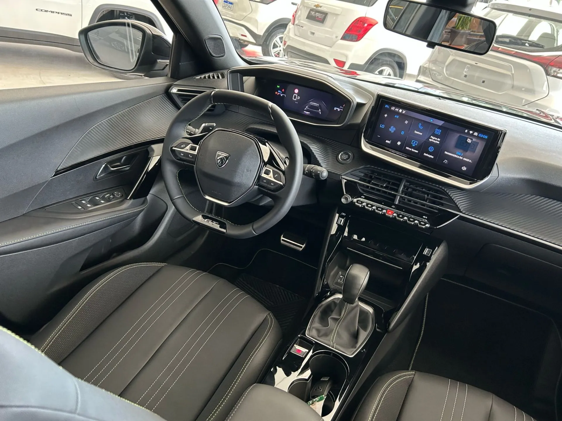 Peugeot 2008 Gt (2)