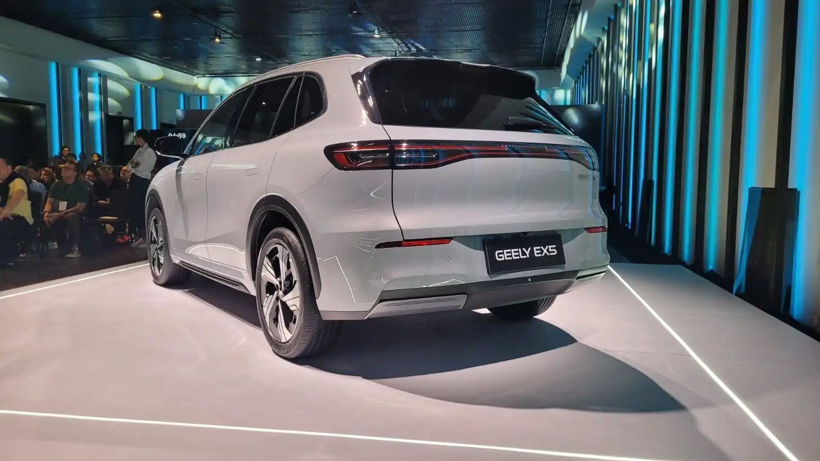 O Geely EX5 tem seis anos ou 150 mil quilômetros de garantia e oito anos ou 150 mil quilômetros de cobertura para a bateria