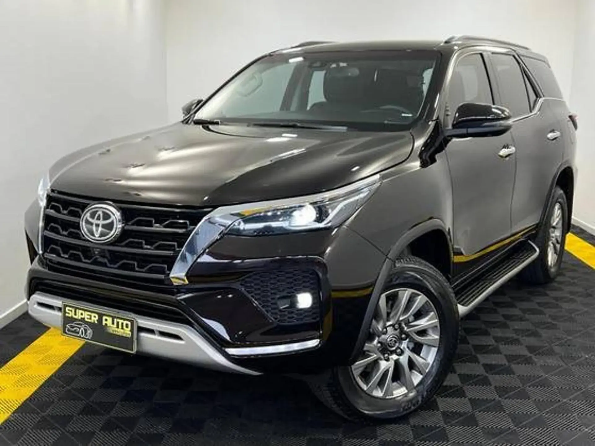 Toyota Hilux Sw4 2.8 D4d Turbo Diesel Srx 7l 4x4 Automatico Wmimagem16084947415