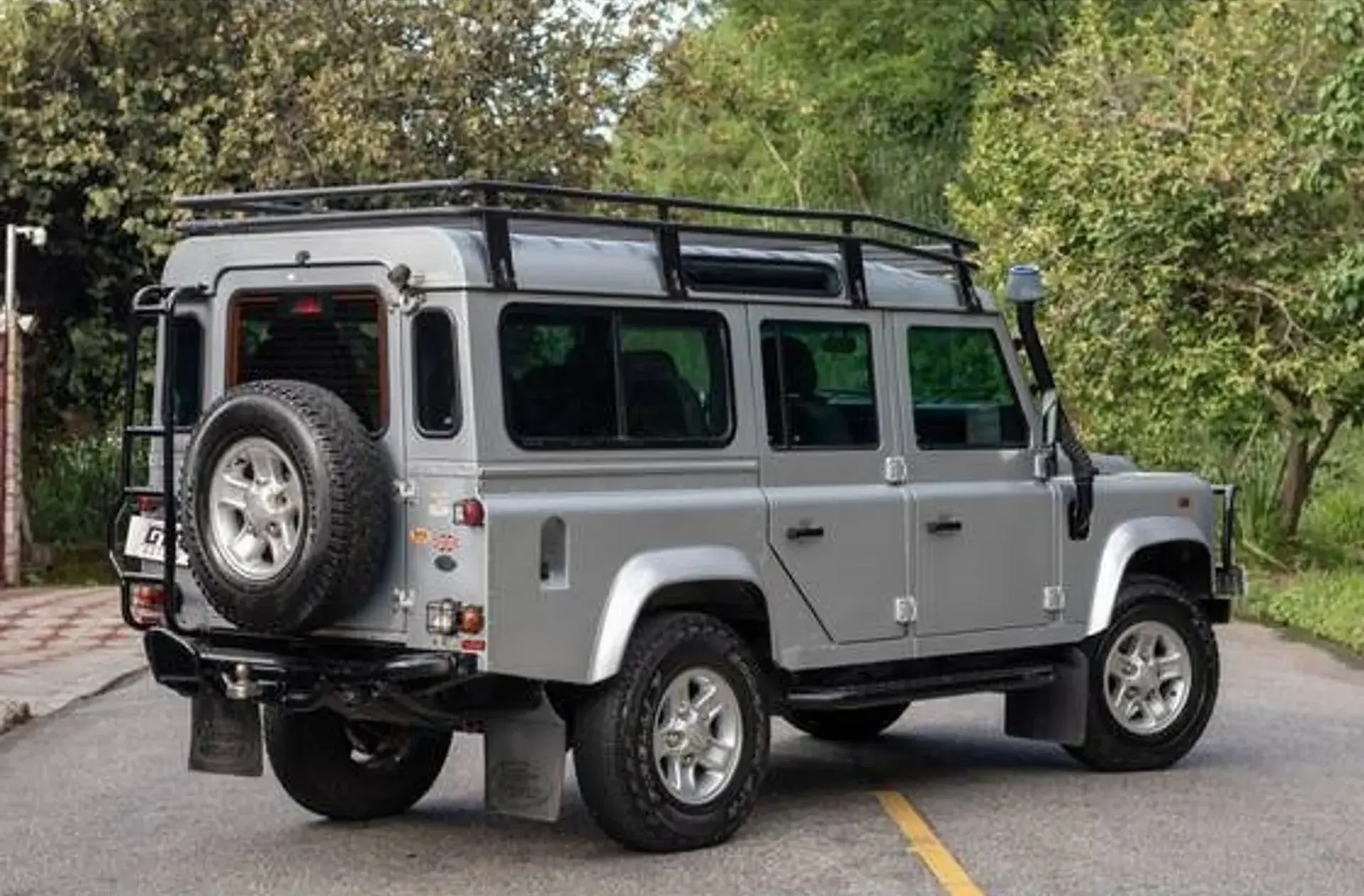 Land Rover Defender 2.4 110 Sw 4x4 Turbo Diesel 4p Manual Wmimagem14353512228
