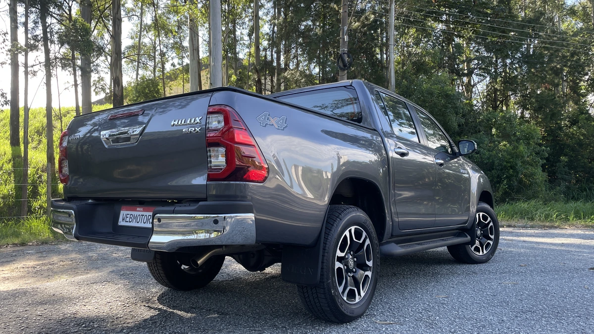 Toyota Hilux SRX