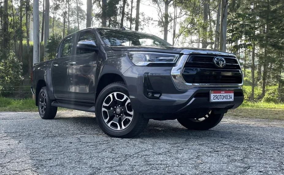 Toyota Hilux SRX