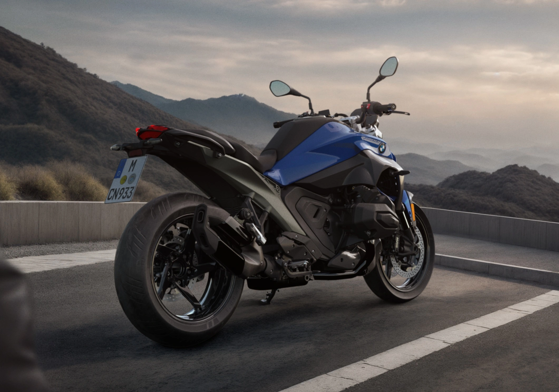 Bmw R 1300 R (2)