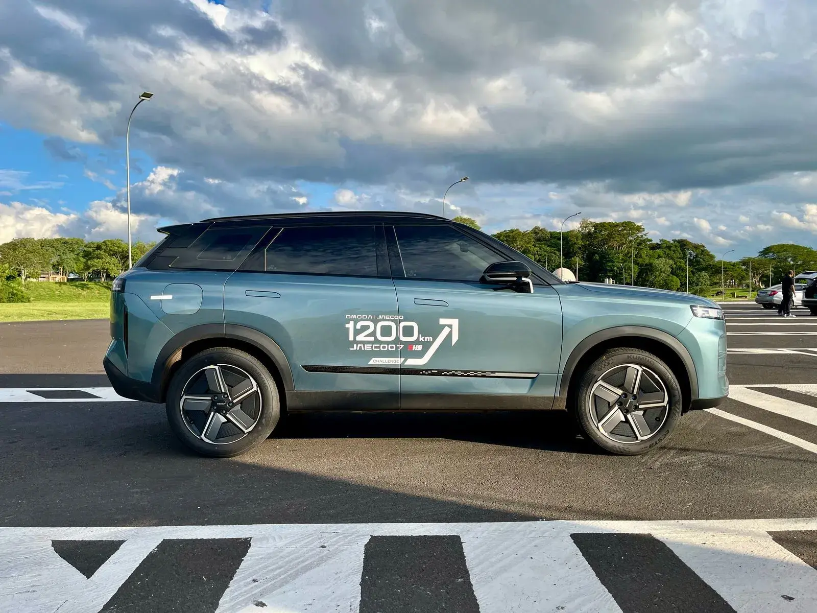 SUV híbrido plug-in Jaecoo 7 SHS com foco em tecnologia de bateria