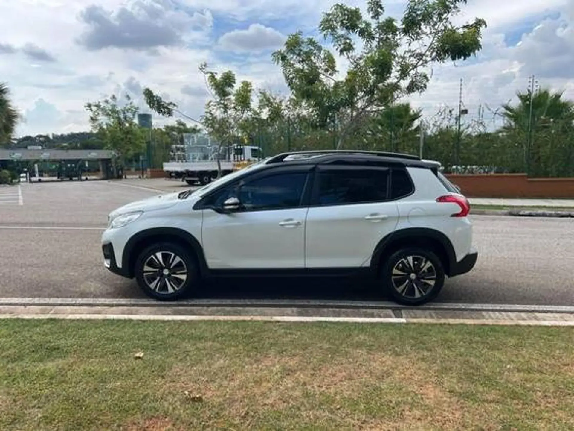 Peugeot 2008 1.6 16v Thp Flex Griffe 4p Automatico Wmimagem17473676714