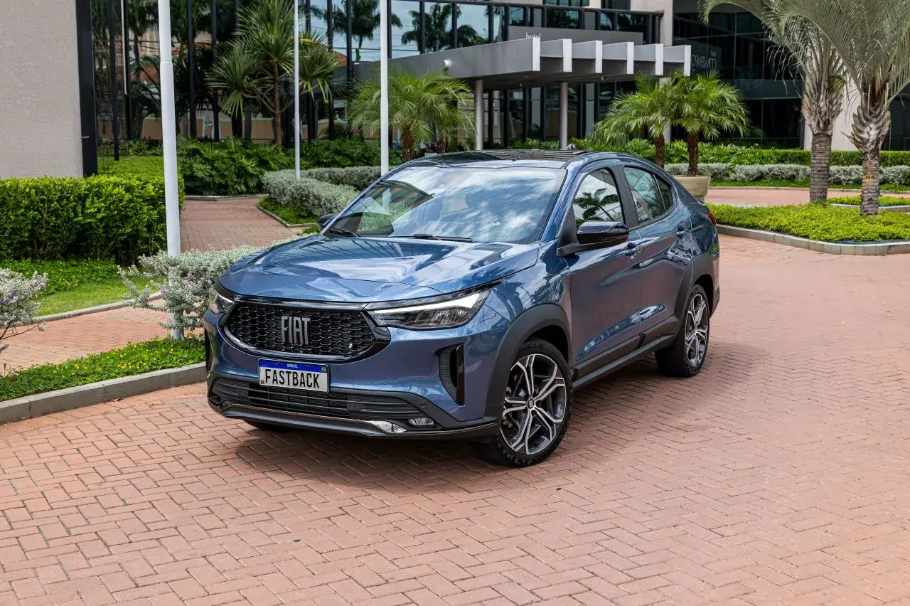 Fiat Fastback Impetus Hybrid tem desconto de R$ 57 mil no Move Brasil