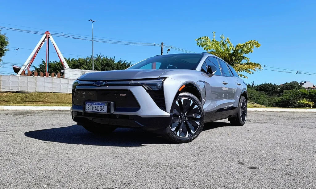 Carro do presidente Lula é elétrico e roda muito