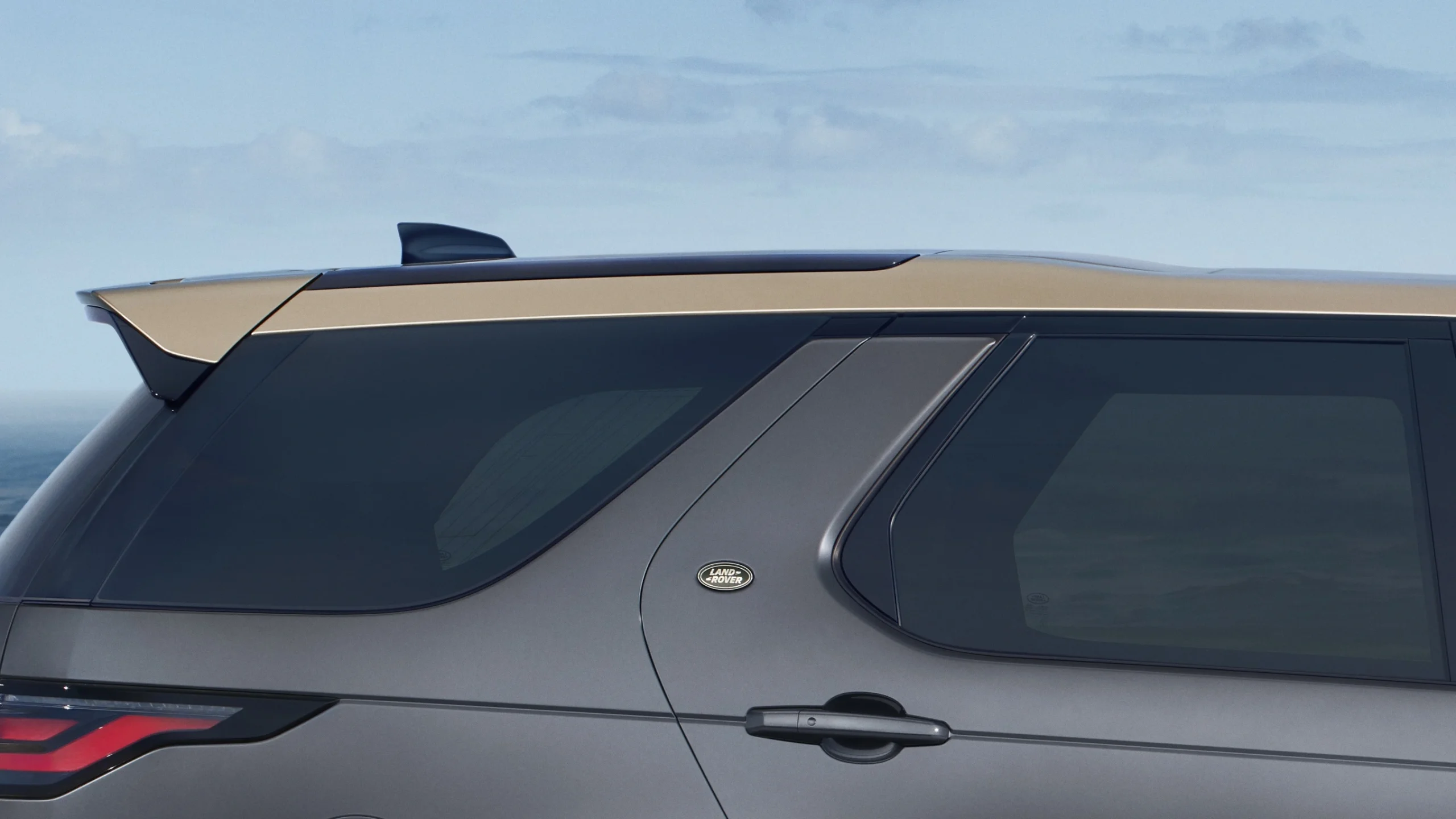Land Rover Discovery Tempest 3